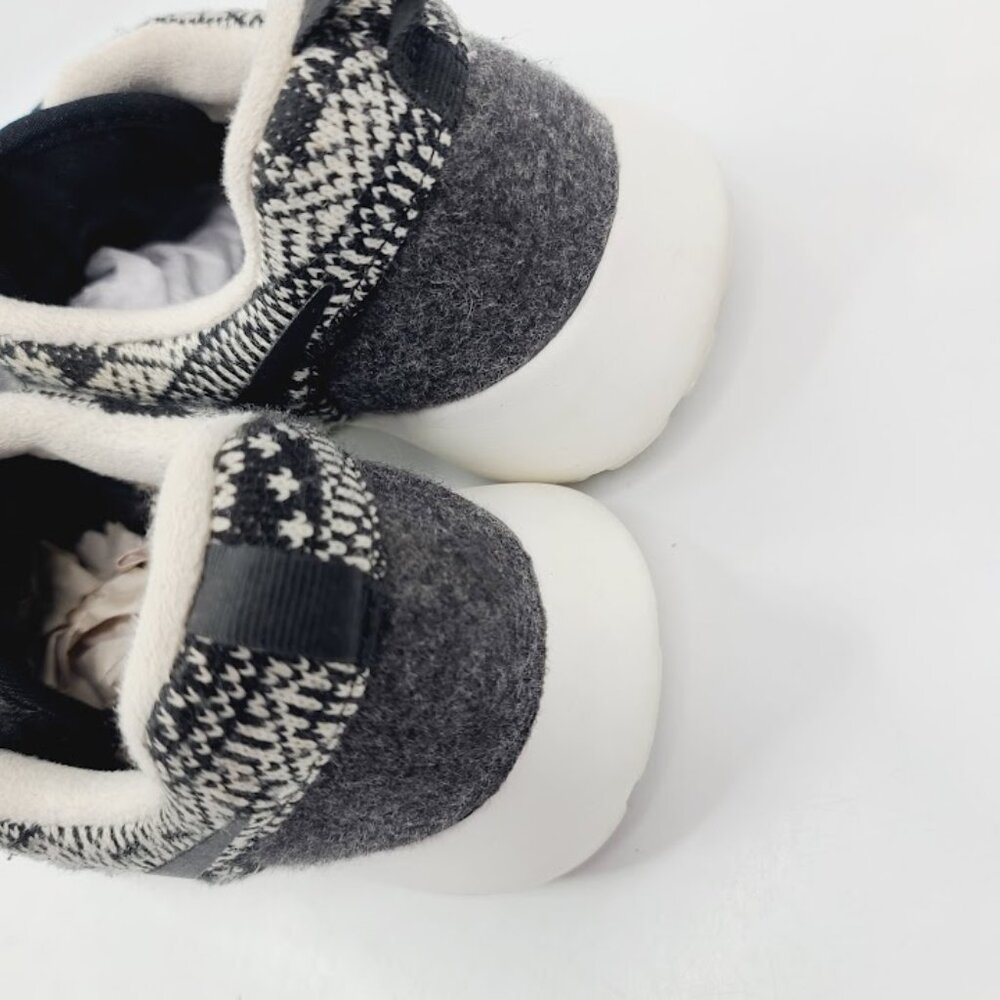 Nike Women's Gray‎ Roshe One Winter 685286-001 Tribal Wool Casual Sneaker Size 7 - Picture 4 of 7